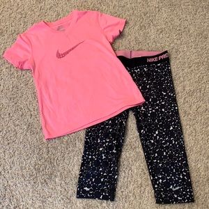 Nike Girl’s 2pc Athletic Set Capri Leggings/Shirt